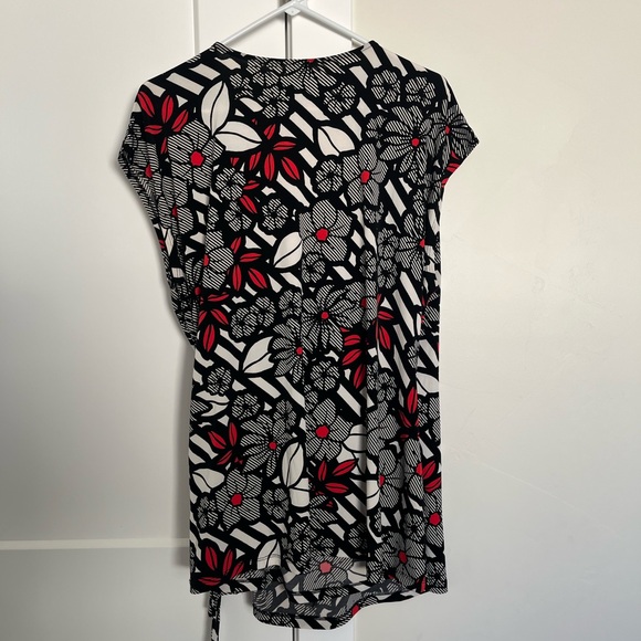 Colorful Floral Wrap Around Short Sleeved Blouse - Picture 2 of 4